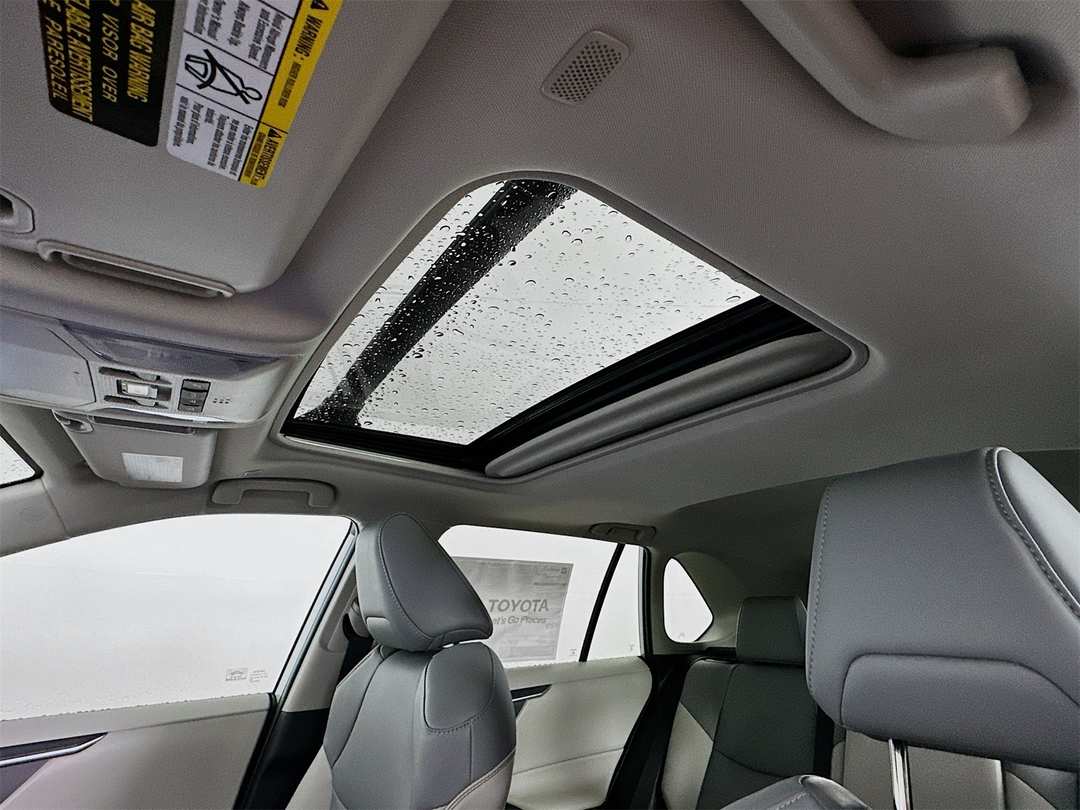 2025 Toyota Rav4 XLE Premium - Image 23