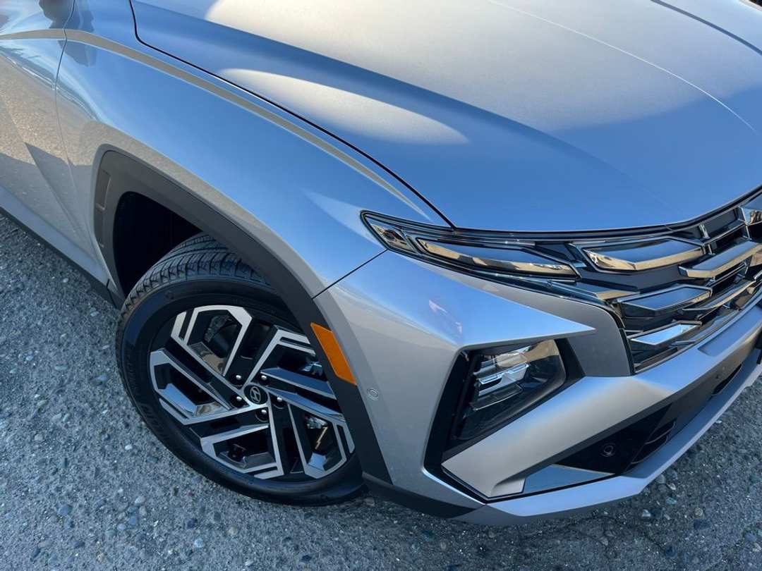 2026 Hyundai Tucson Limited - Image 2