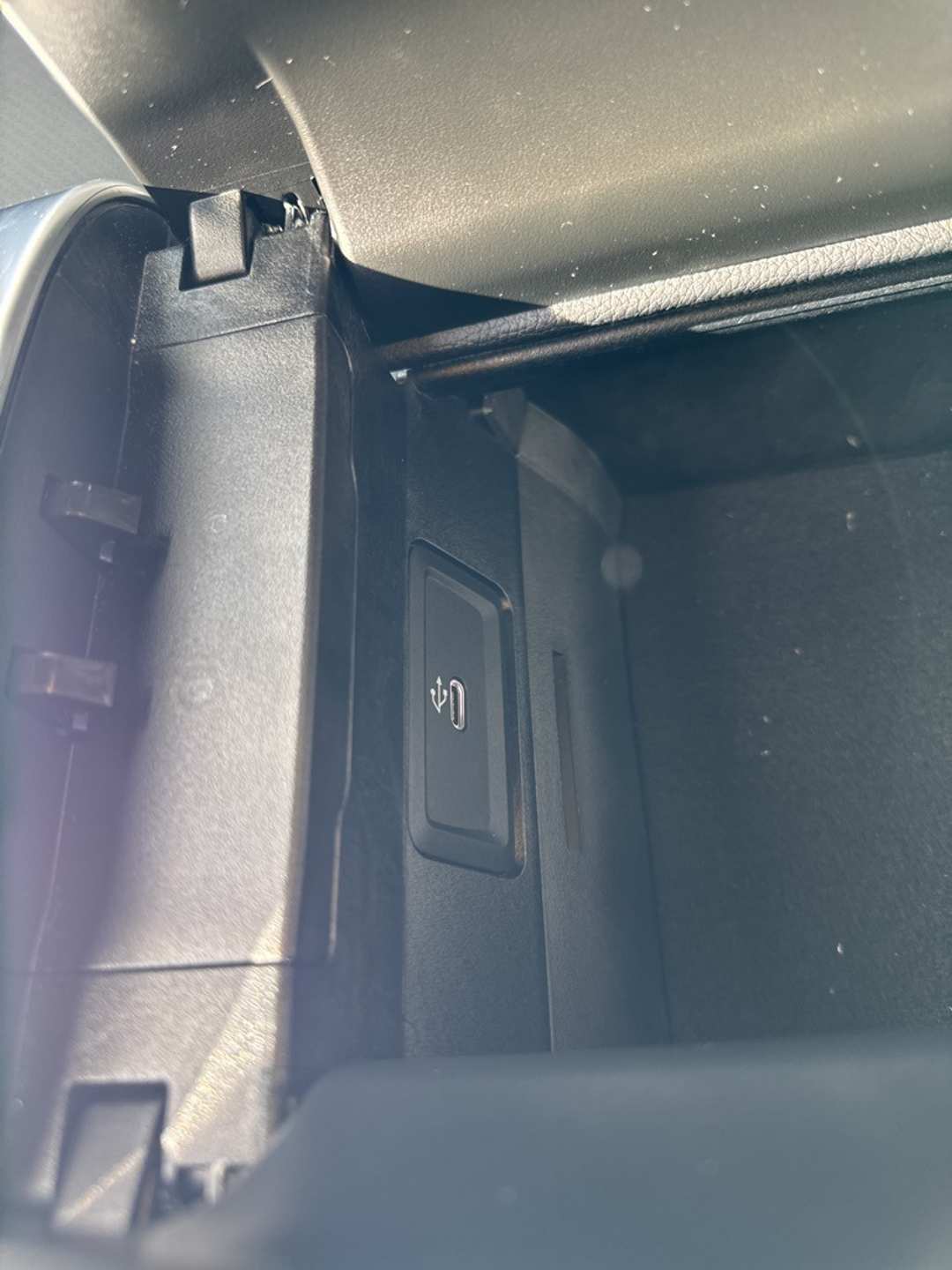 2025 Mercedes-Benz C-Class C 300 - Image 27