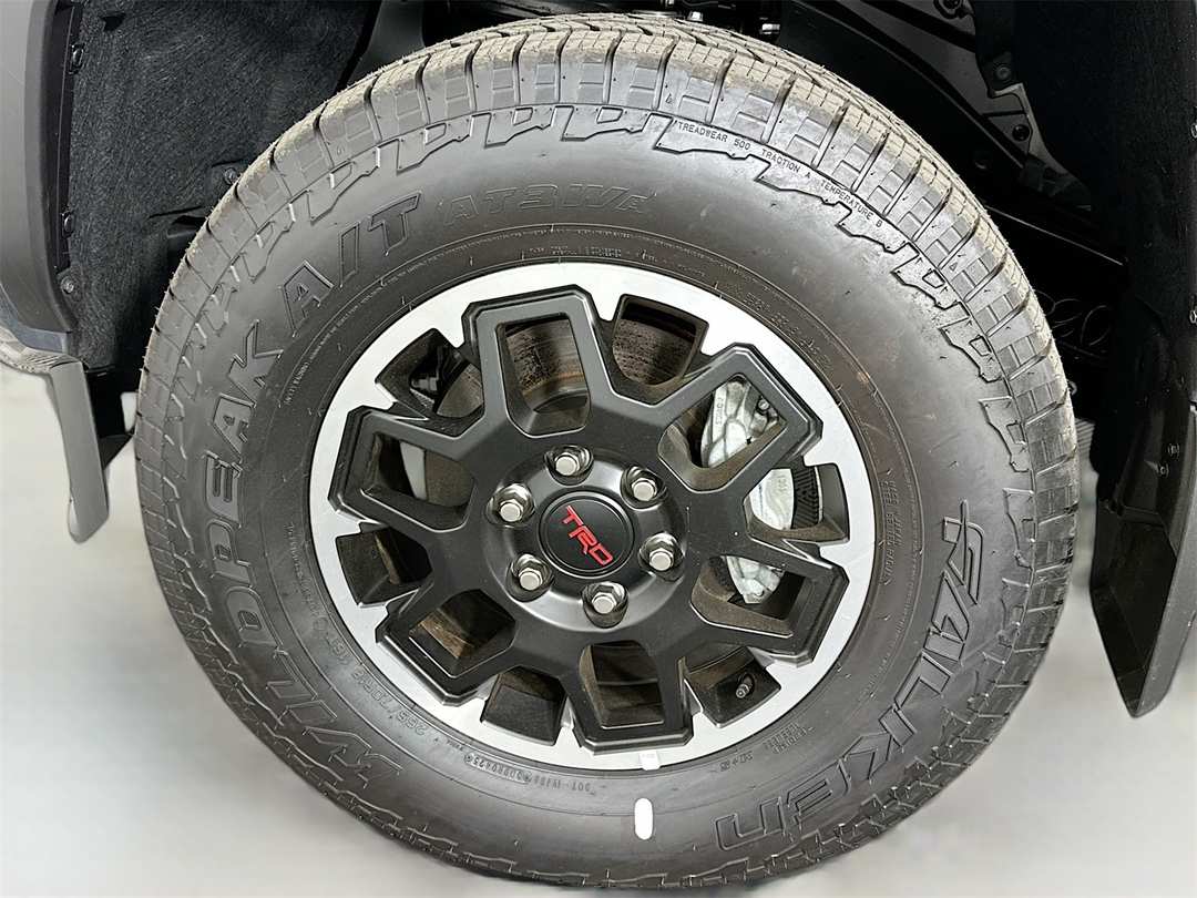 2025 Toyota Tacoma TRD Off Road - Image 32