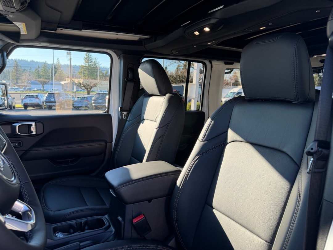 2026 Jeep Wrangler Sahara - Image 14