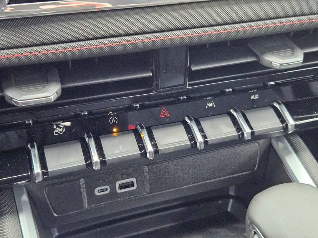 2026 Chevrolet Colorado Z71 - Image 25