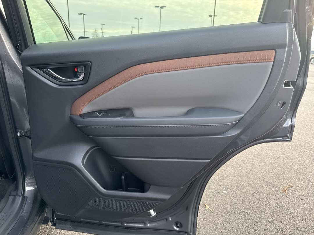 2026 Subaru Forester Sport - Image 22