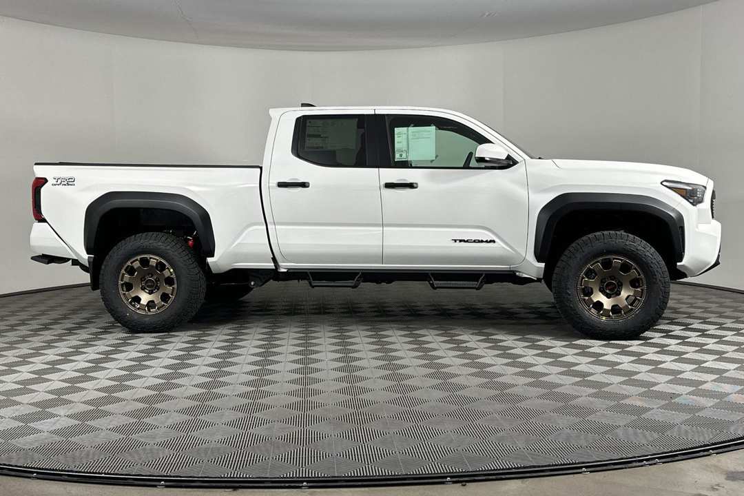 2025 Toyota Tacoma TRD OffRoad - Image 3