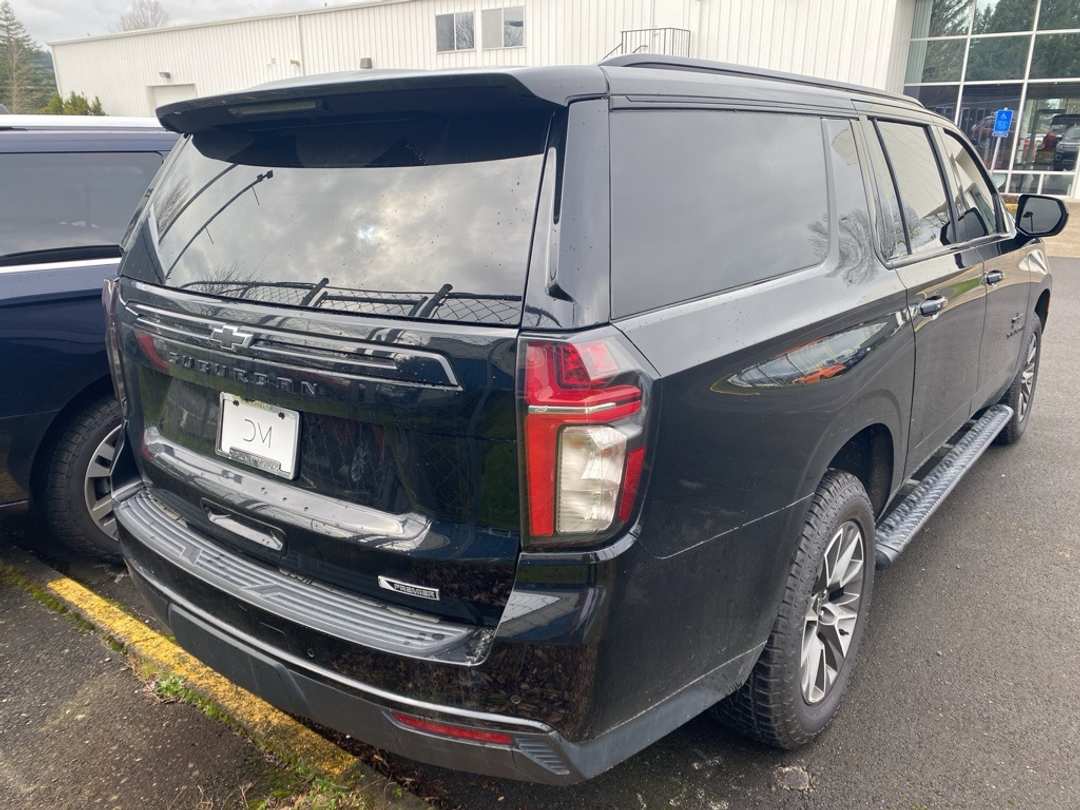 2023 Chevrolet Suburban Z71 - Image 2