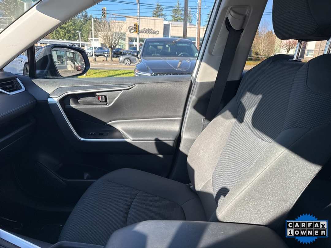 2024 Toyota Rav4 LE - Image 27