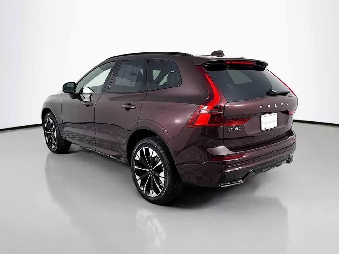 2026 Volvo Xc60 B5 Plus - Image 3