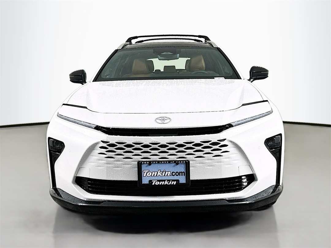 2026 Toyota Crown Signia Limited - Image 2