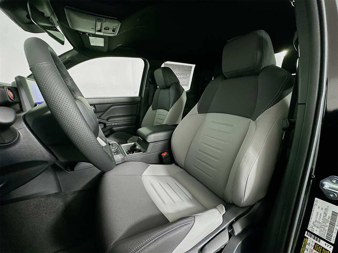 2025 Toyota Tacoma TRD Sport - Image 21