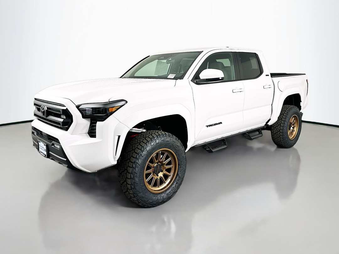 2025 Toyota Tacoma SR5 - Image 3