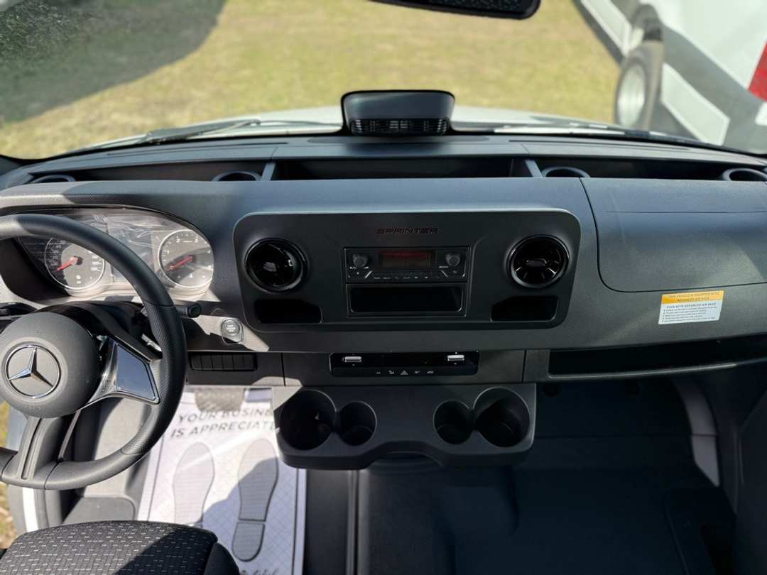 2025 Mercedes-Benz Sprinter 3500 Cargo 170 WB - Image 31