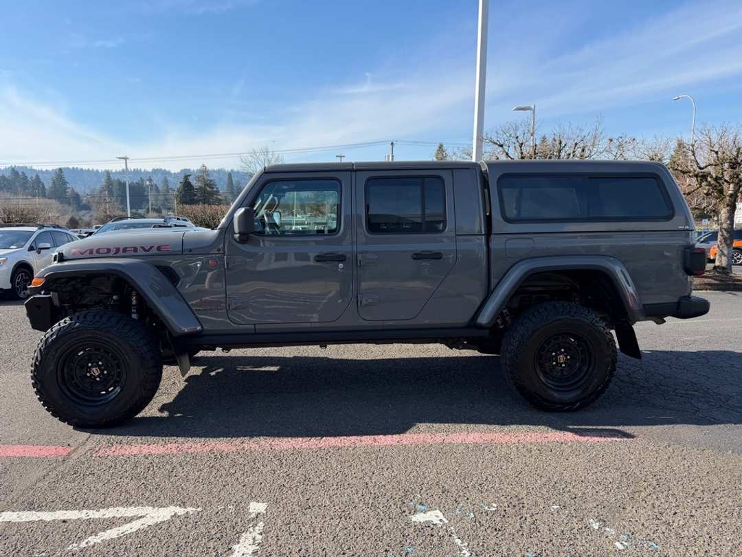2021 Jeep Gladiator Mojave - Image 5