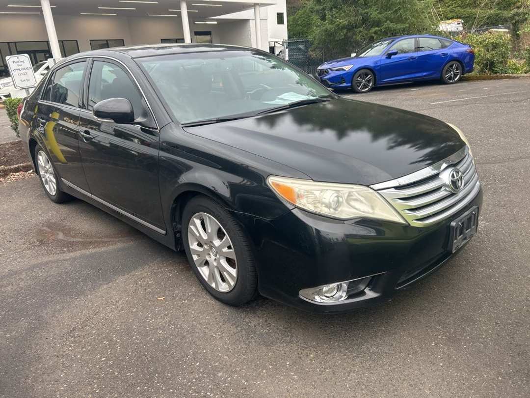 2012 Toyota Avalon Base - Image 2