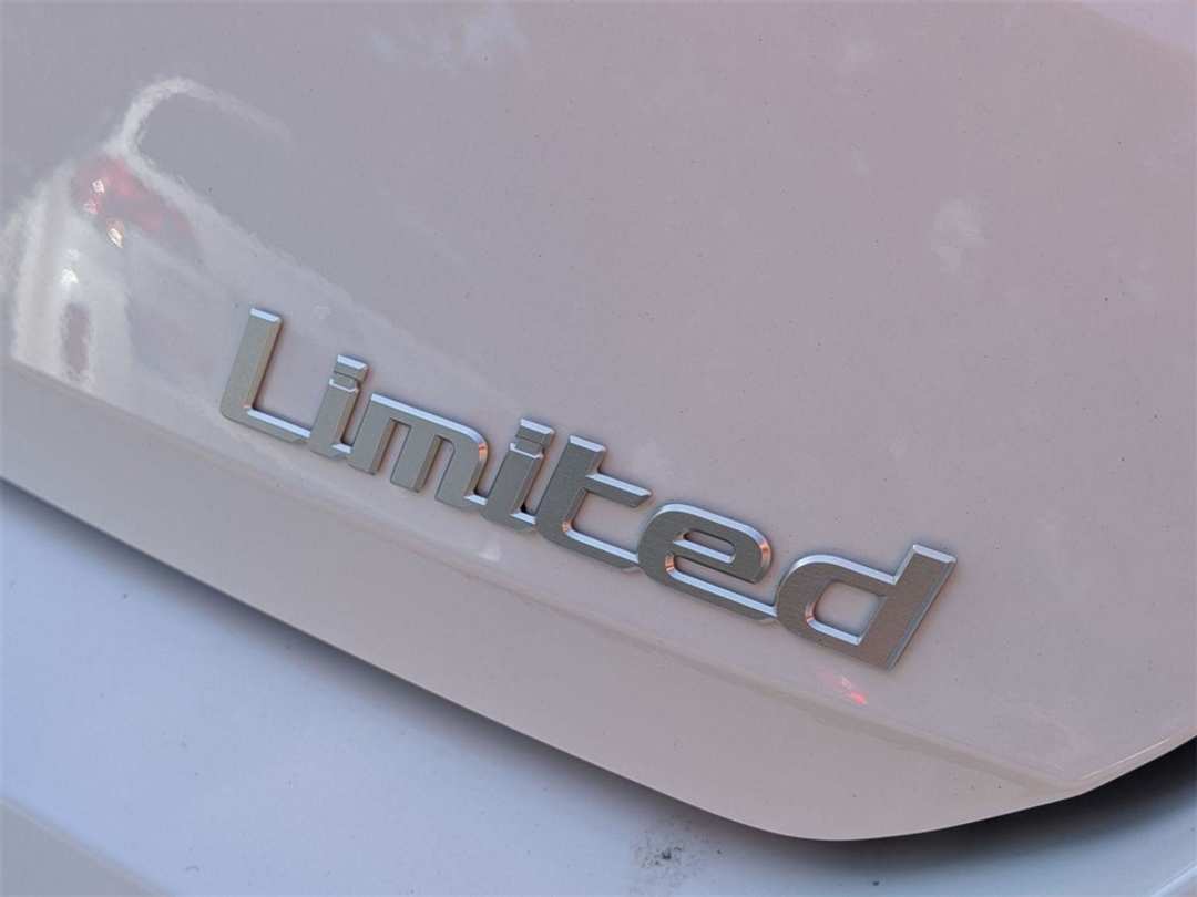 2026 Hyundai Elantra Limited - Image 30