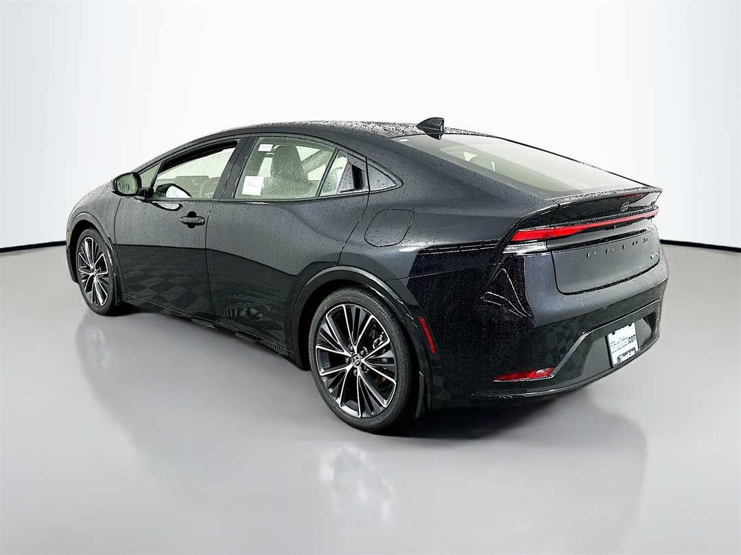 2026 Toyota Prius XLE - Image 5