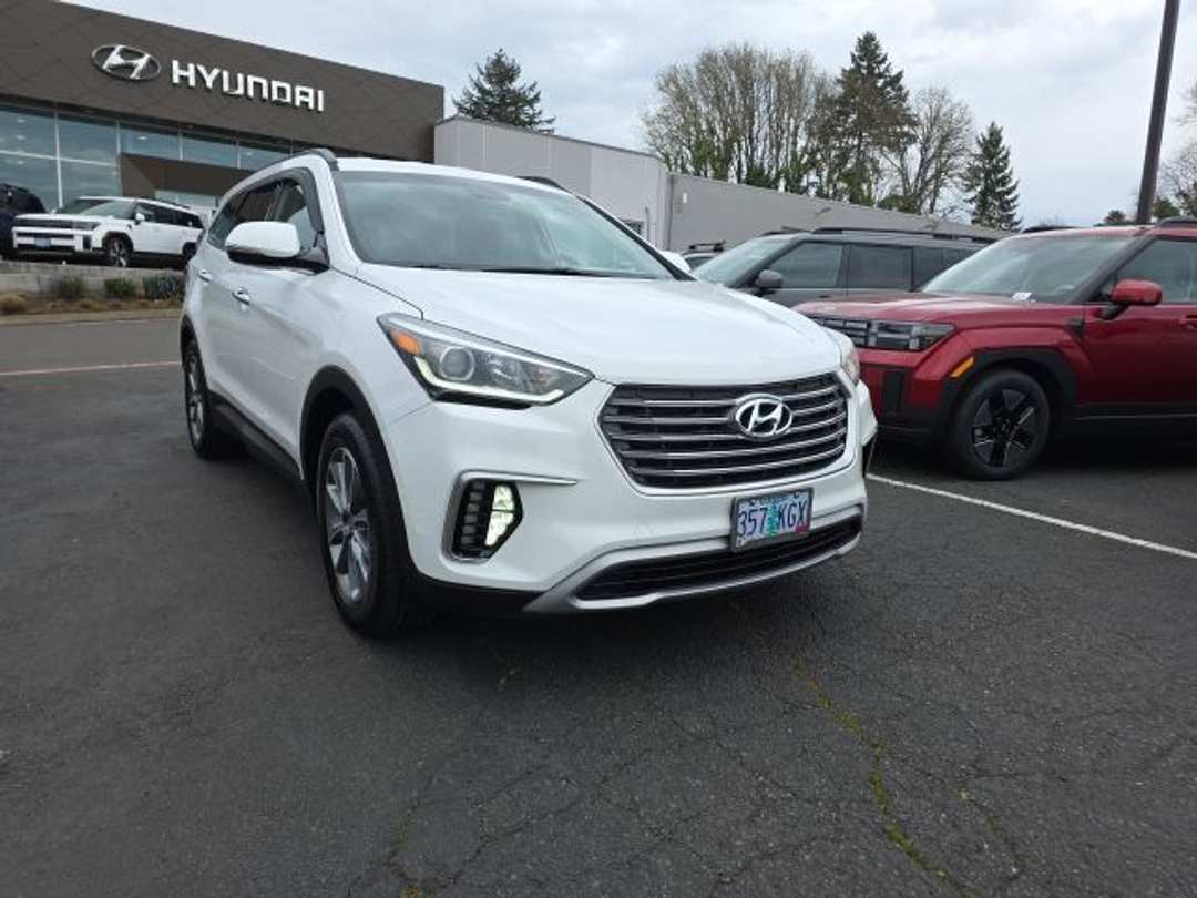 2018 Hyundai Santa Fe SE - Image 2