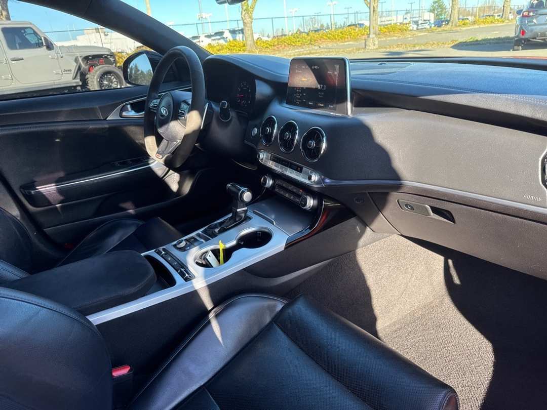 2019 Kia Stinger GTS - Image 28