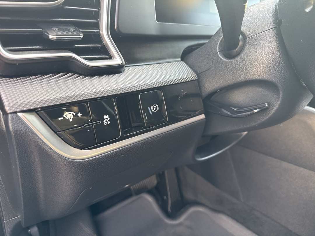 2024 Kia Sportage LX - Image 14