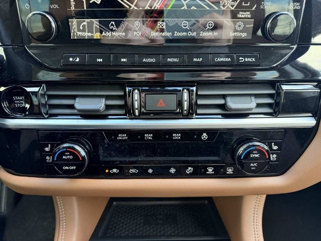 2025 Nissan Pathfinder Platinum - Image 23