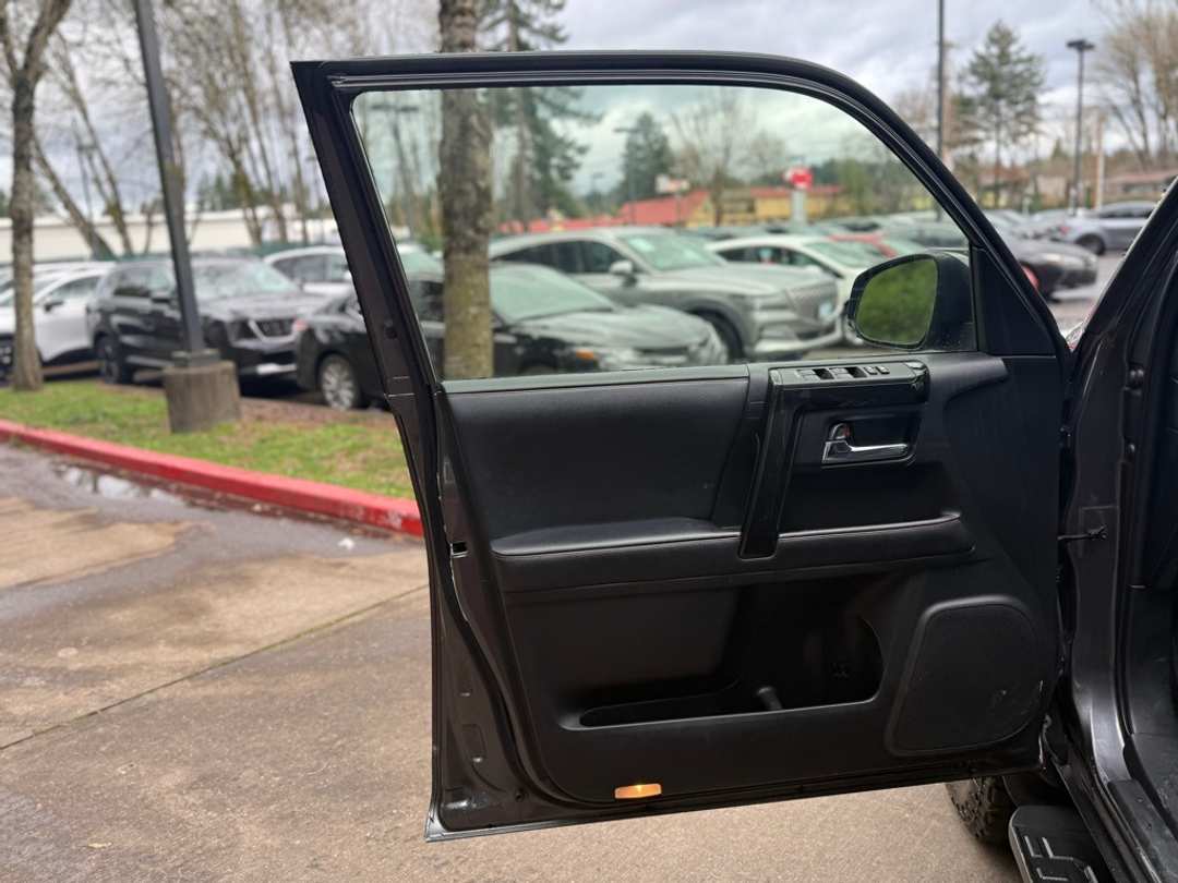 2022 Toyota 4Runner TRD OffRoad Premium - Image 27