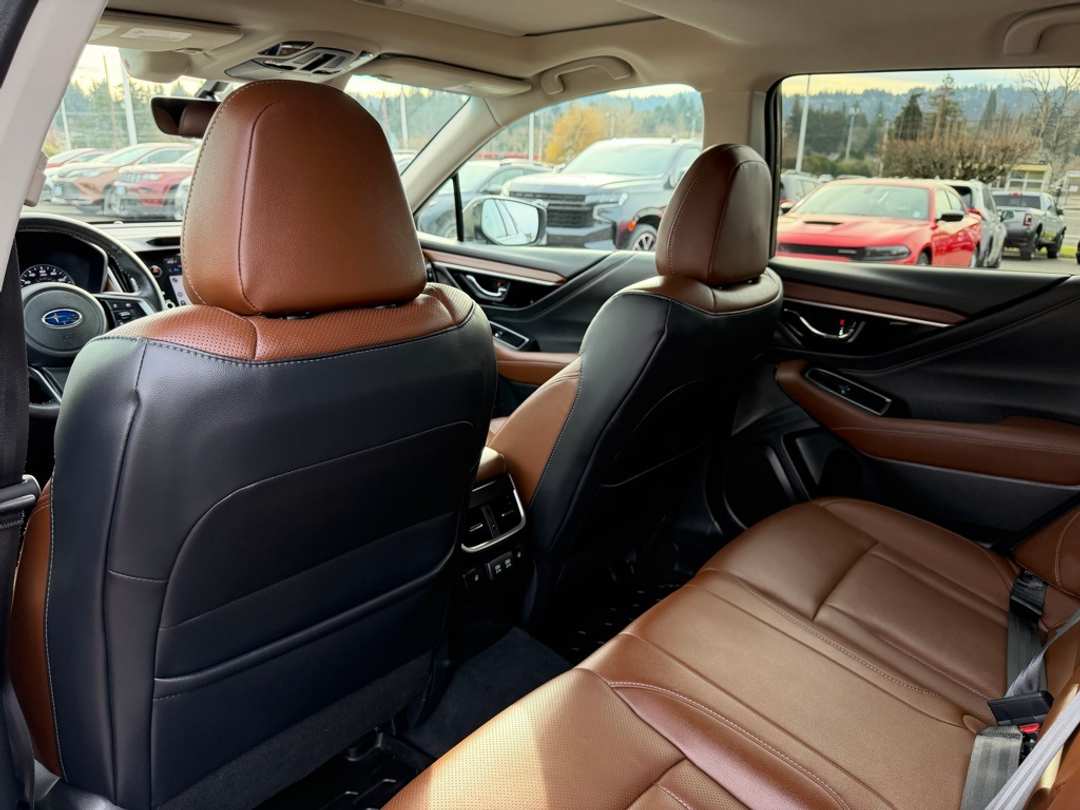 2022 Subaru Outback Touring - Image 31