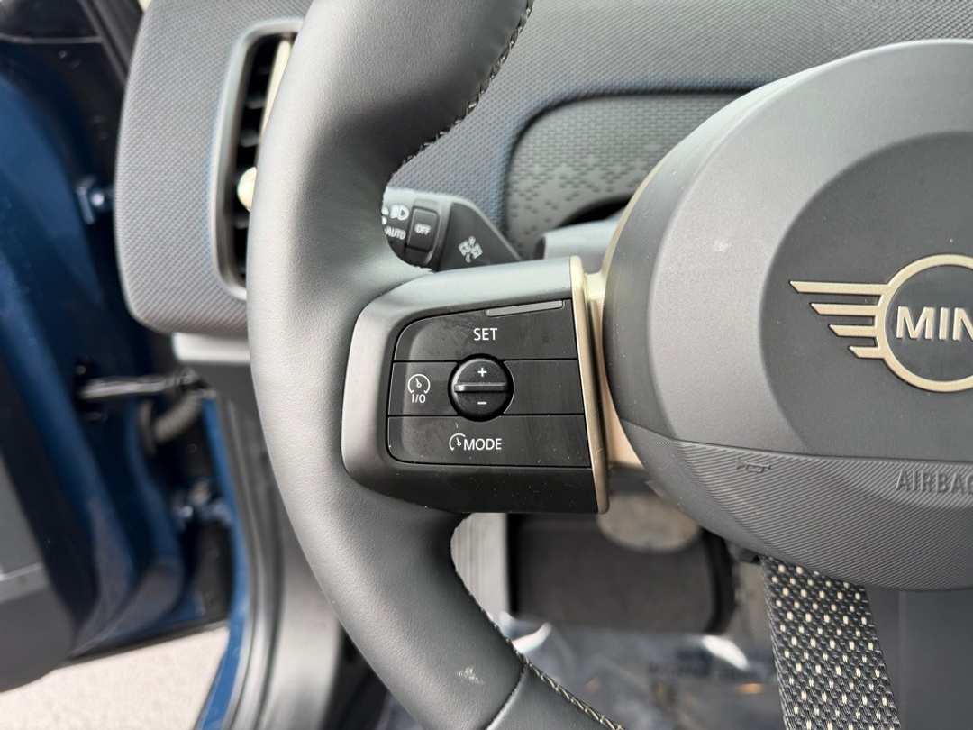 2025 MINI Cooper S Countryman Signature Plus - Image 19