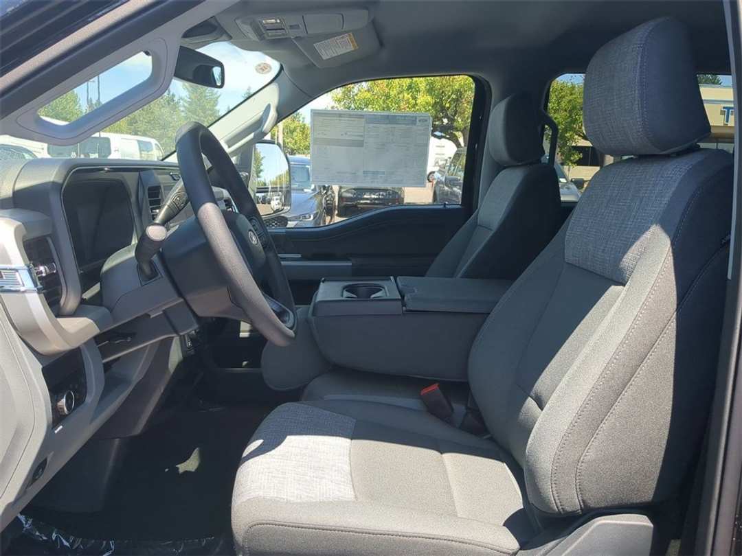 2025 Ford F-350Sd XLT - Image 13