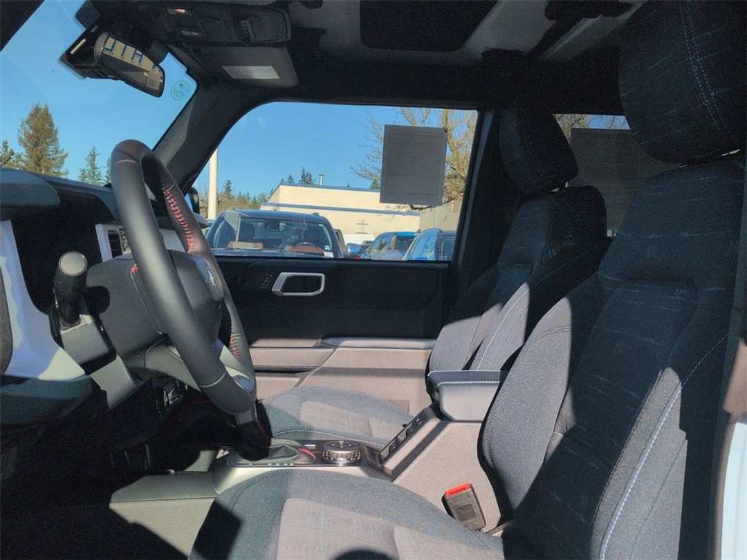 2025 Ford Bronco Heritage Edition - Image 12