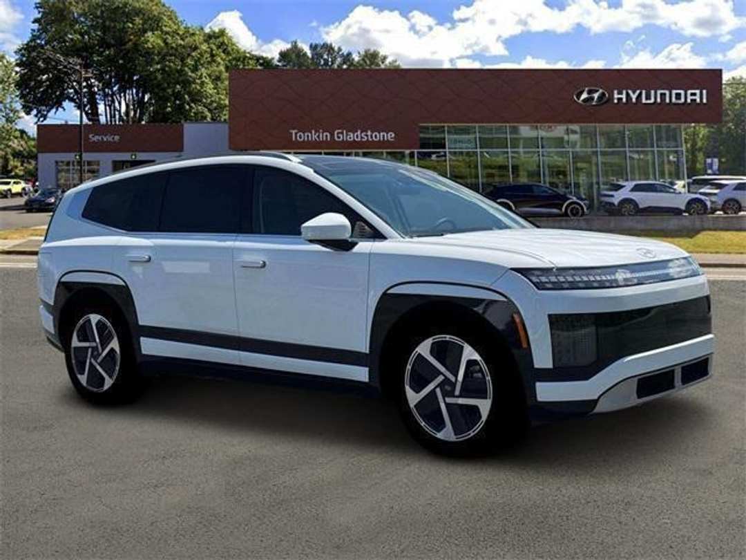 2026 Hyundai Ioniq 9 Performance Limited - Image 10