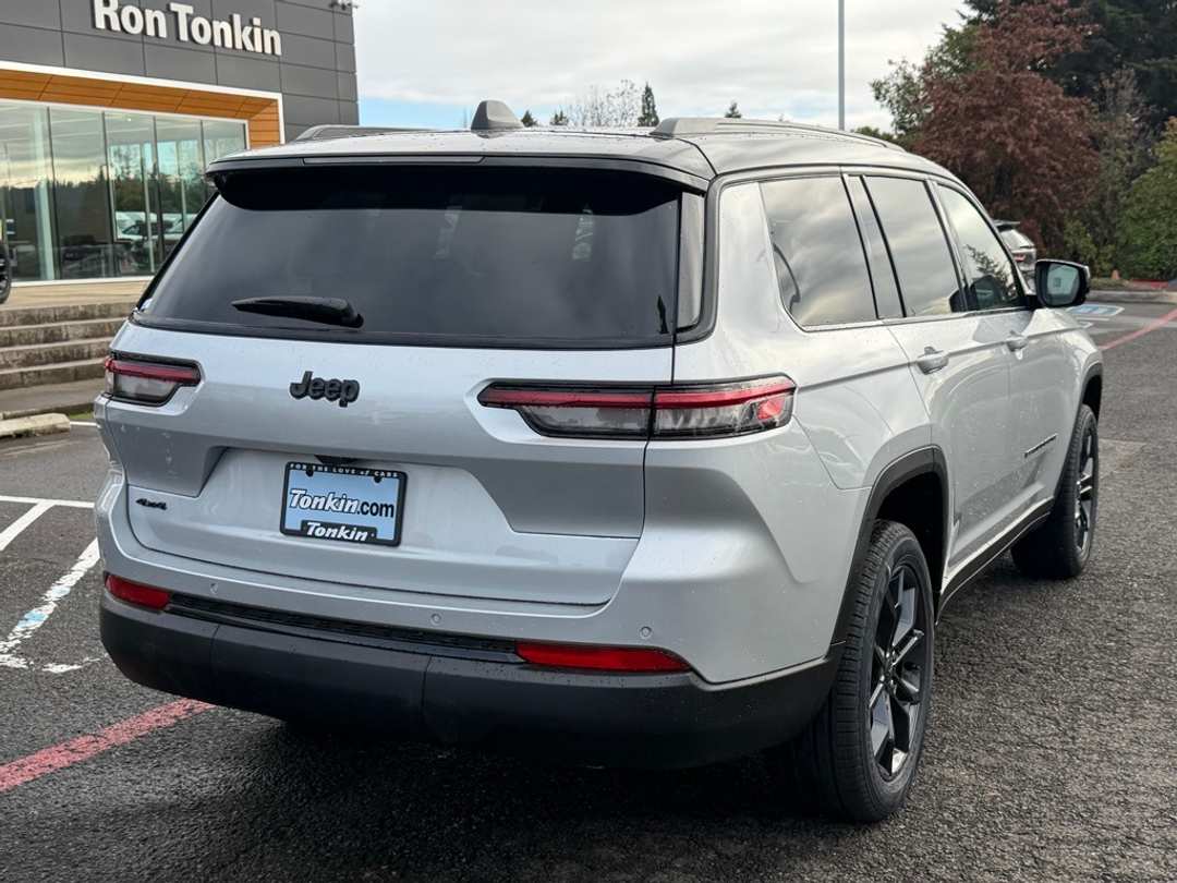 2025 Jeep Grand Cherokee L Limited - Image 8