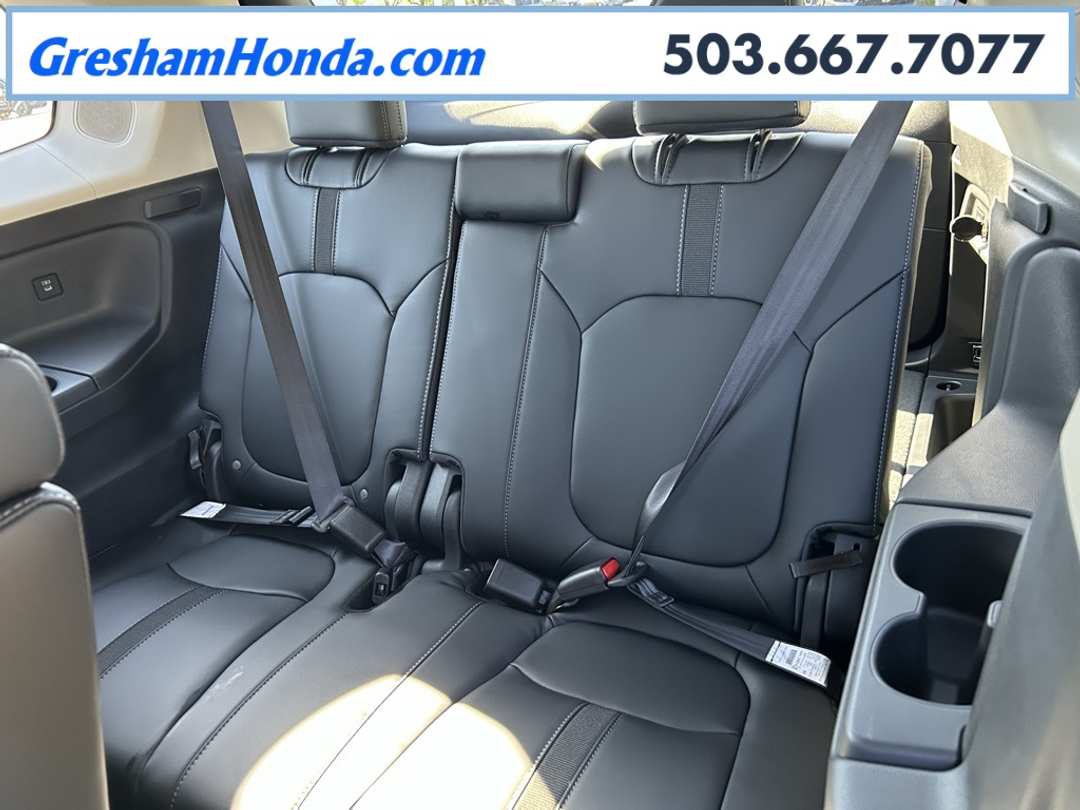 2025 Honda Pilot Touring - Image 26