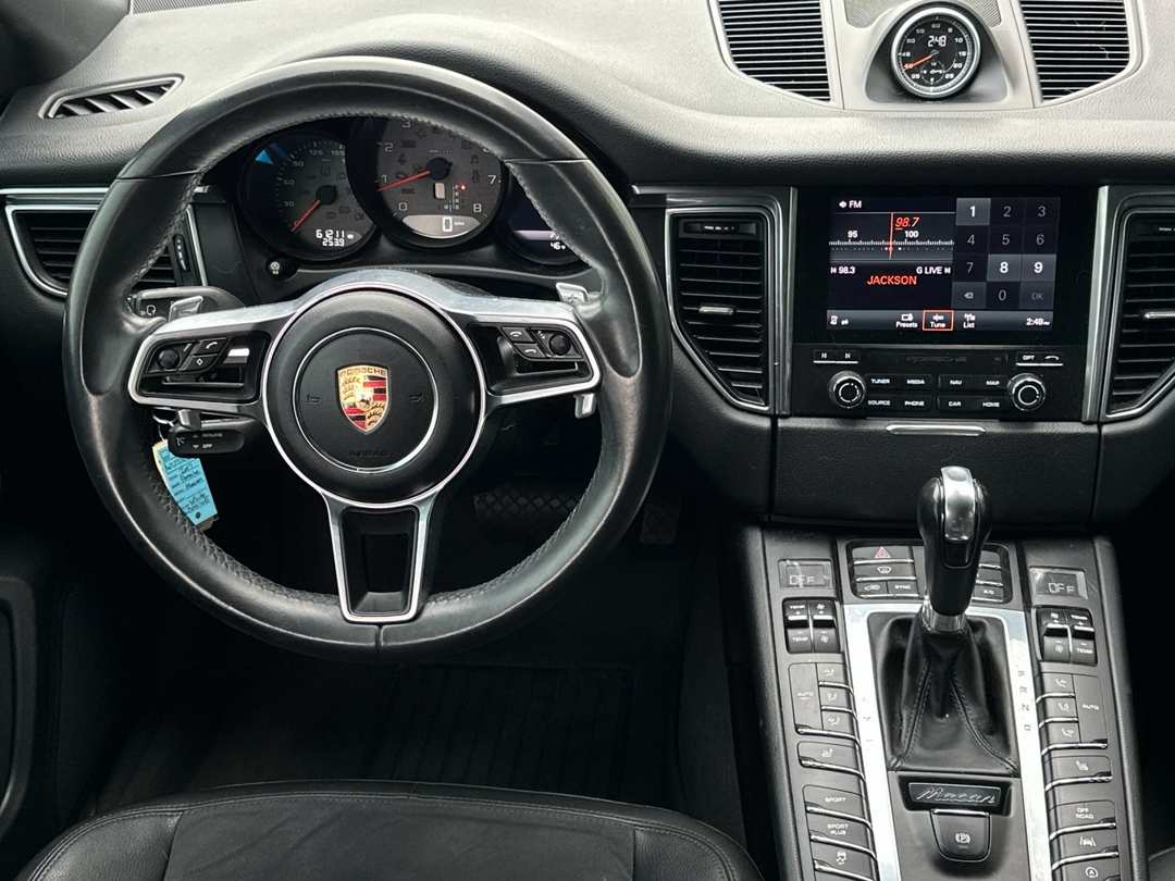 2017 Porsche Macan Base - Image 13