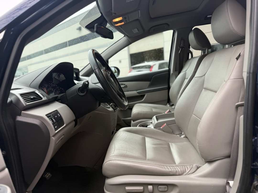 2015 Honda Odyssey EXL - Image 24