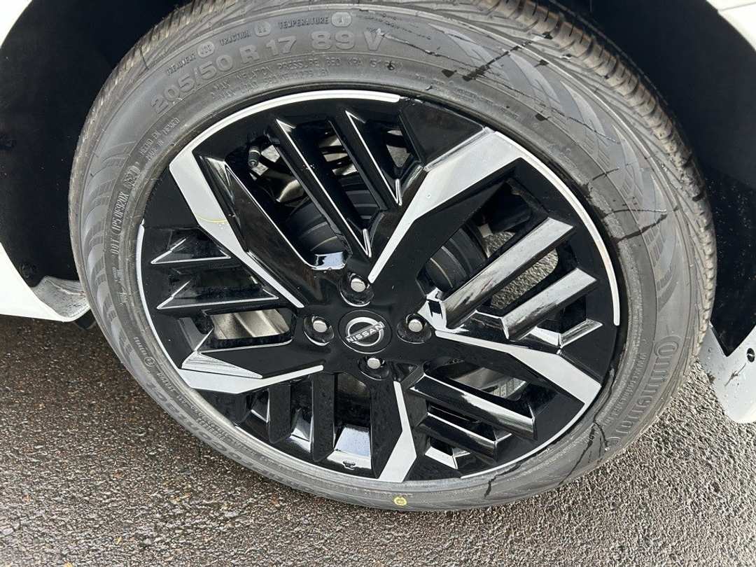 2025 Nissan Versa 1.6 SR - Image 8