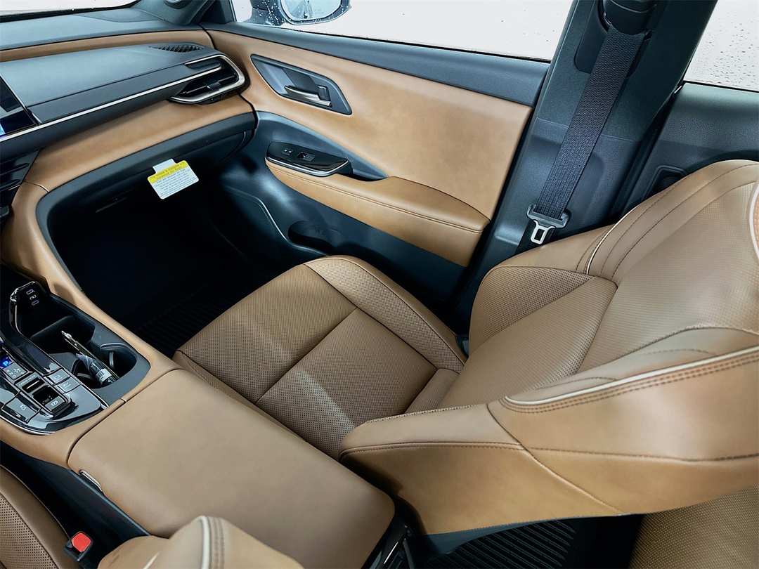 2026 Toyota Crown Signia Limited - Image 25