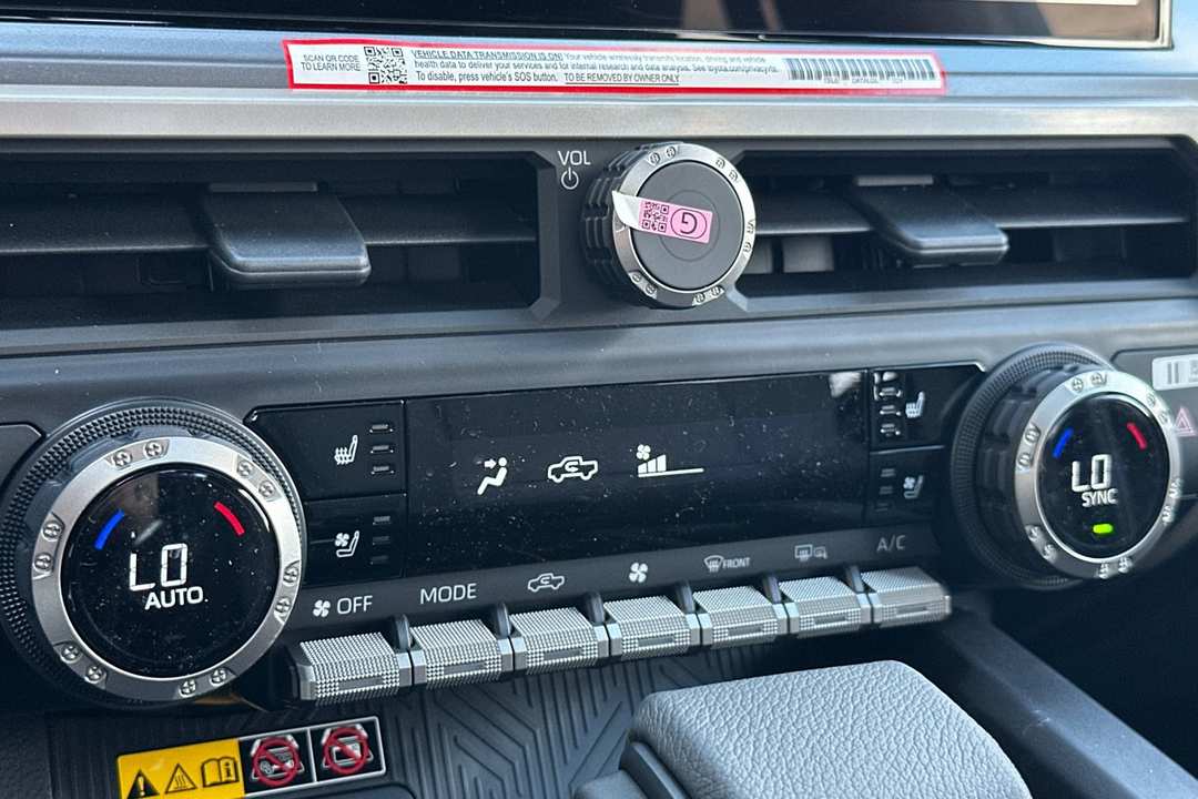 2025 Toyota Tacoma TRD OffRoad - Image 19