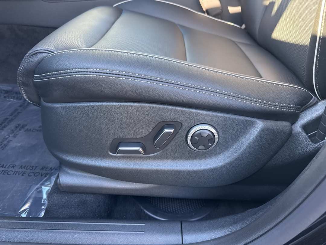 2026 Genesis Gv70 2.5T Advanced - Image 21