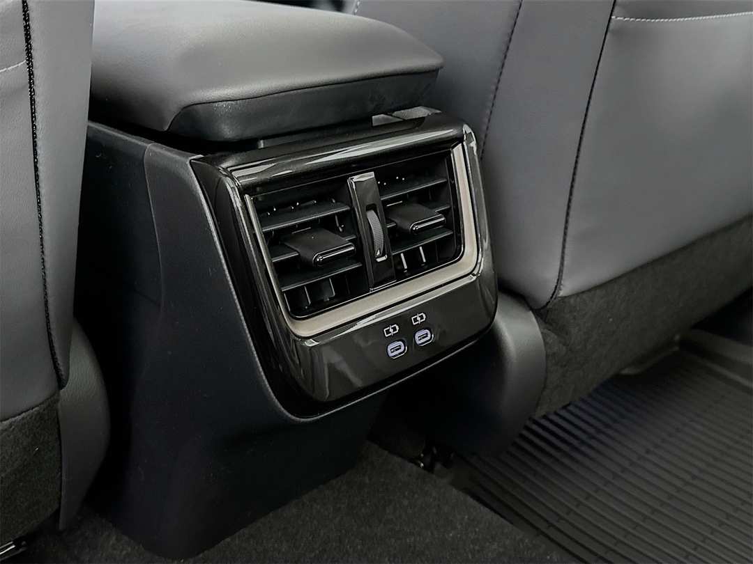 2026 Toyota Crown Platinum - Image 27