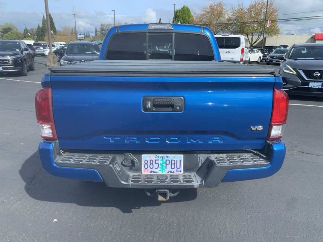 2016 Toyota Tacoma TRD Sport - Image 3