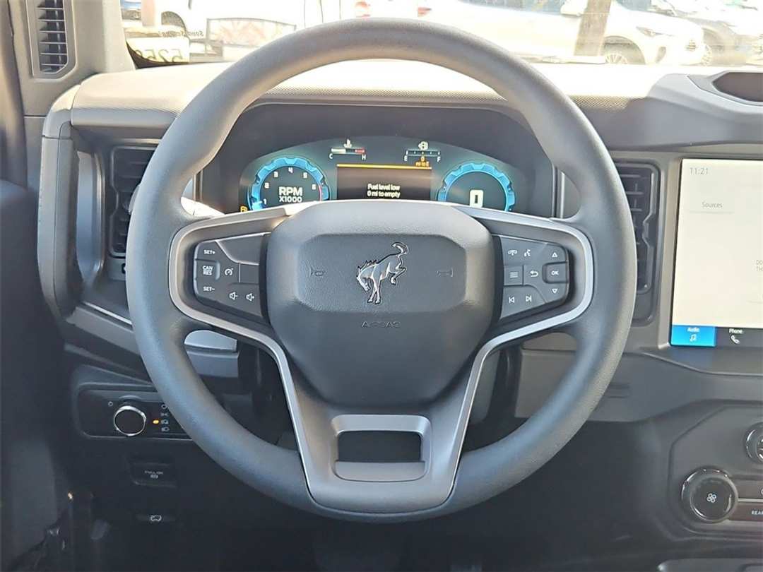 2025 Ford Bronco Base - Image 14
