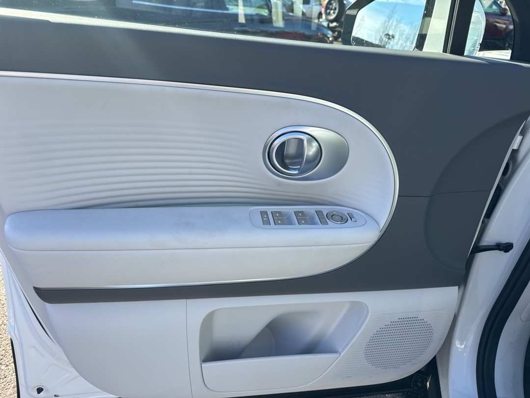 2026 Hyundai Ioniq 9 SEL - Image 15