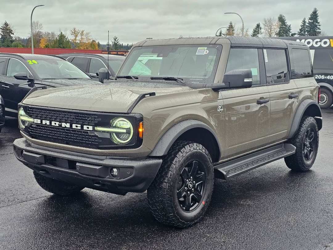 2025 Ford Bronco Outer Banks - Image 3