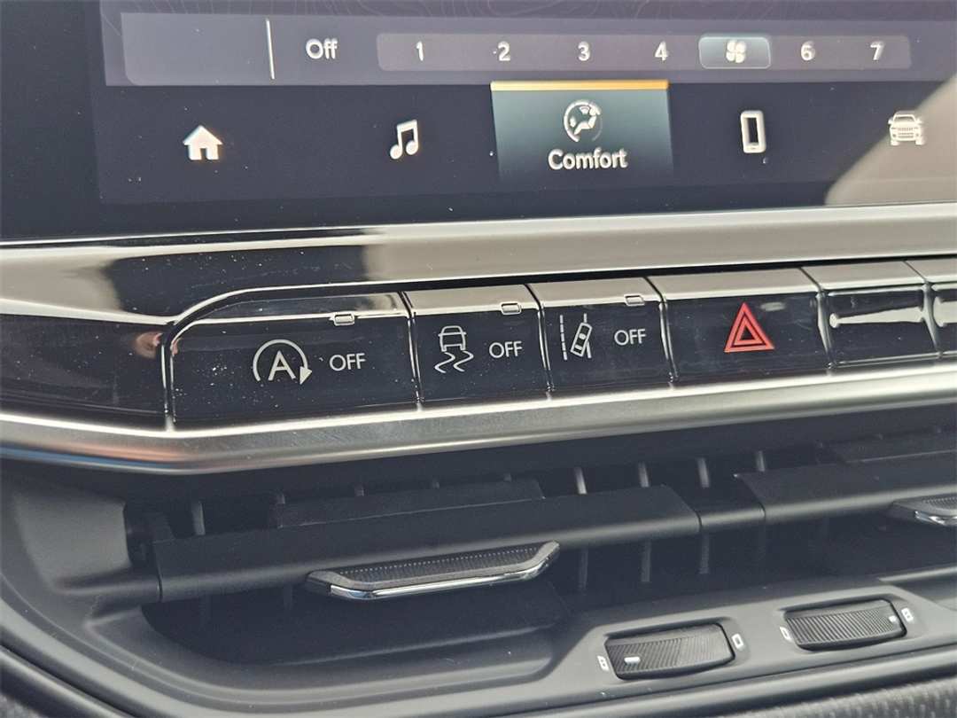 2026 Jeep Compass Latitude - Image 23