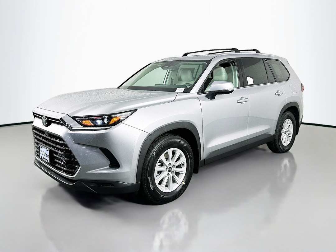 2026 Toyota Grand Highlander XLE - Image 3