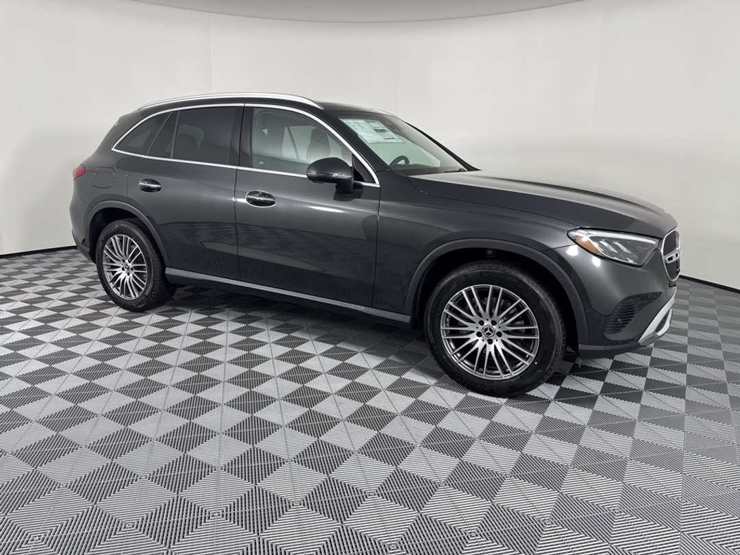 2026 Mercedes-Benz GLC GLC 300 - Image 9