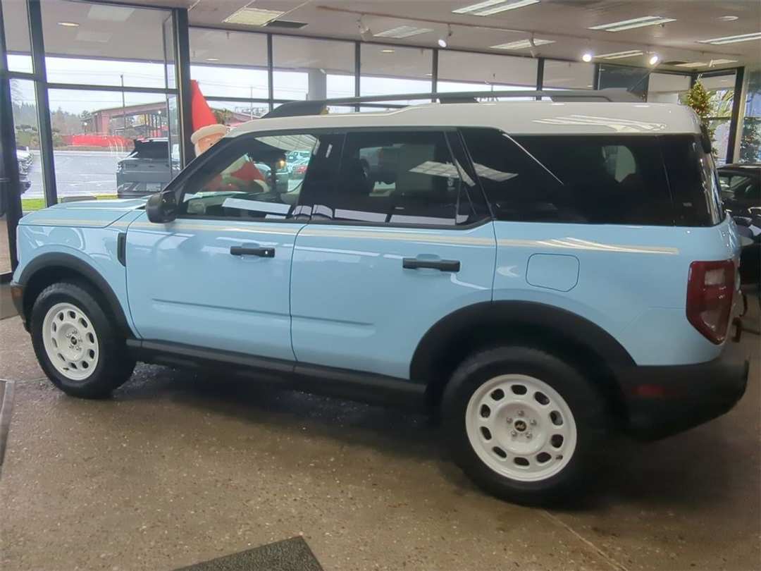 2025 Ford Bronco Sport Heritage - Image 2