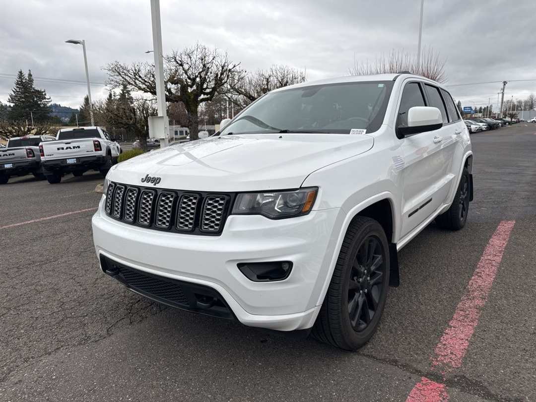 2019 Jeep Grand Cherokee Altitude - Image 3