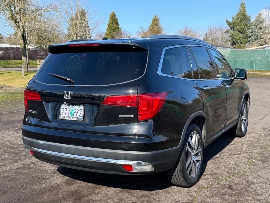 2017 Honda Pilot Touring - Image 8
