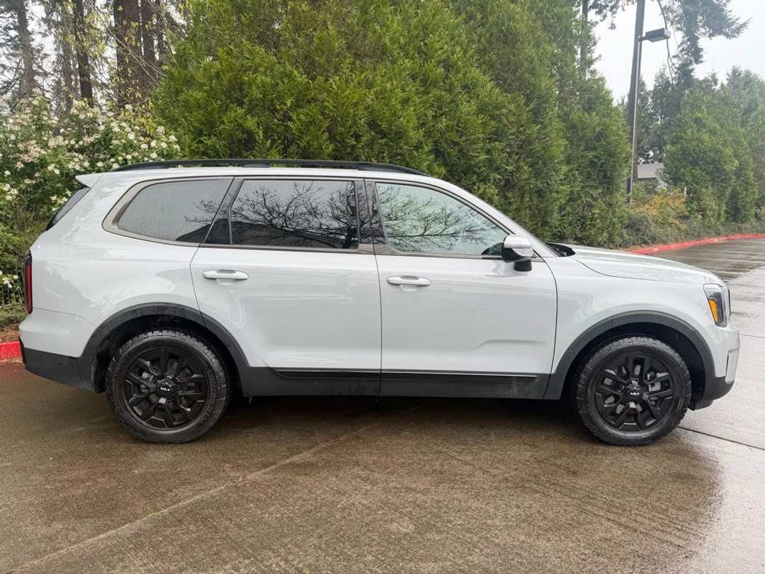 2024 Kia Telluride SX XPro - Image 2