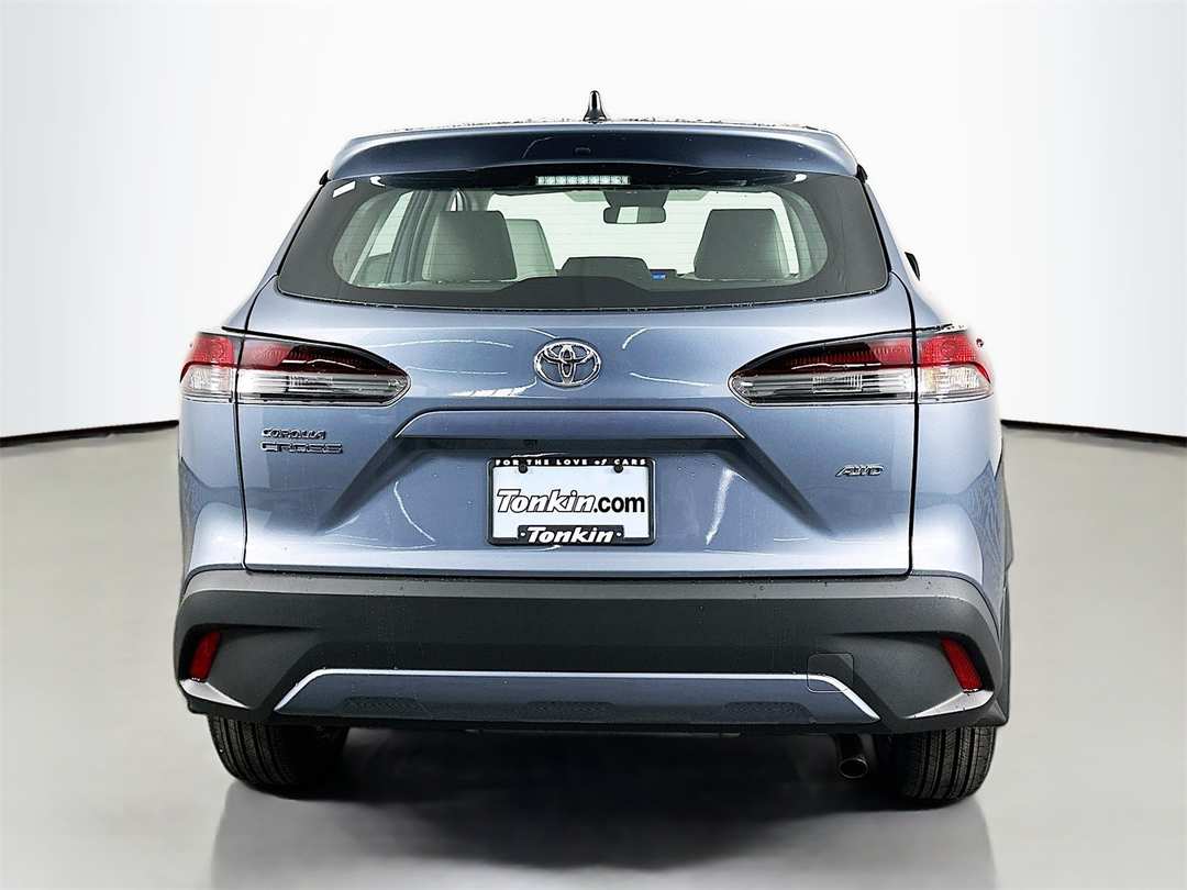 2026 Toyota Corolla Cross L - Image 6